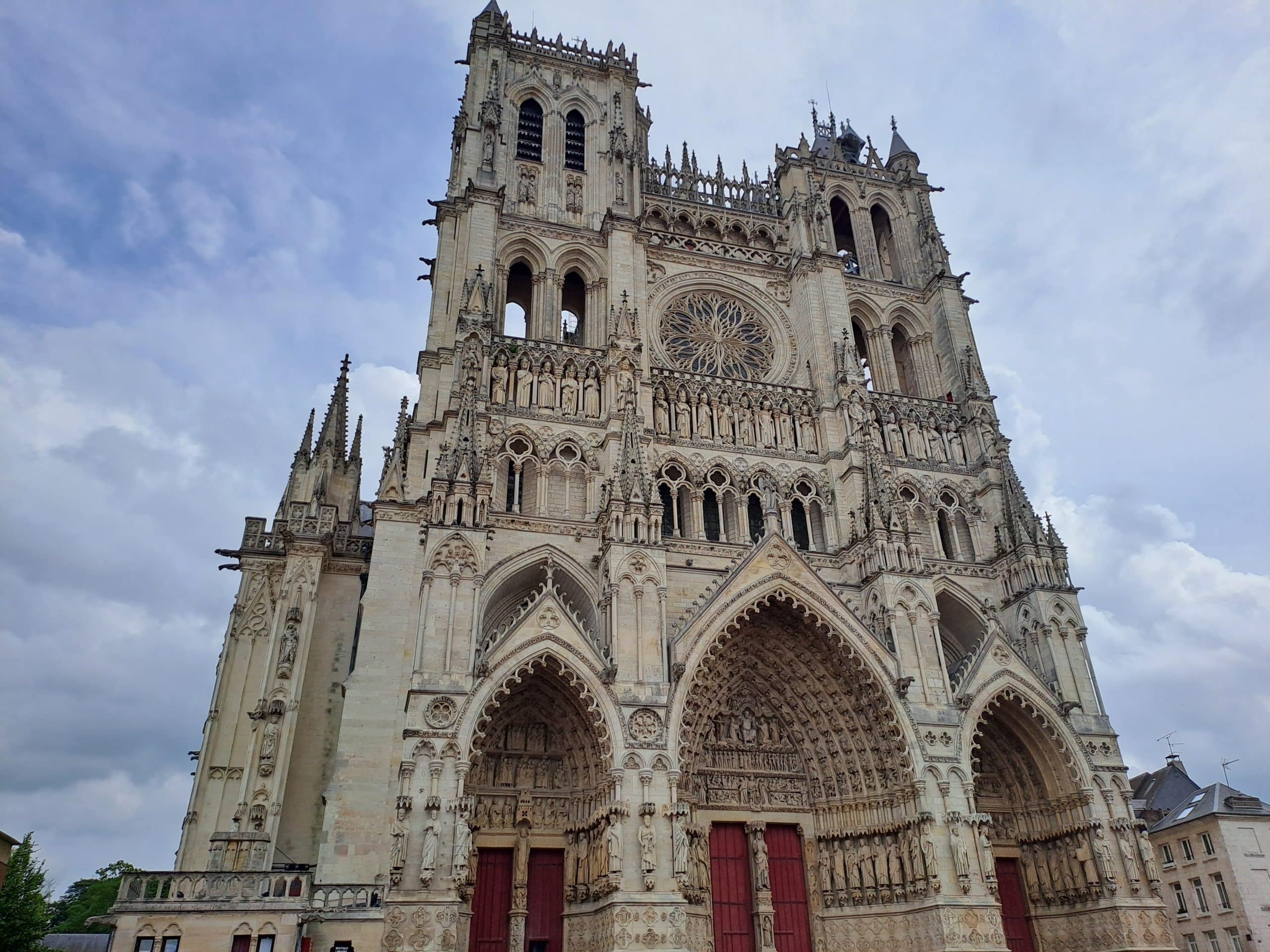BRIGITTE - Catédrale d_Amien VOYAGE DANS LES HAUTS DE FRANCE église chapelle merveille AMIEN acompagné - LES VOYAGES FRANJEAU