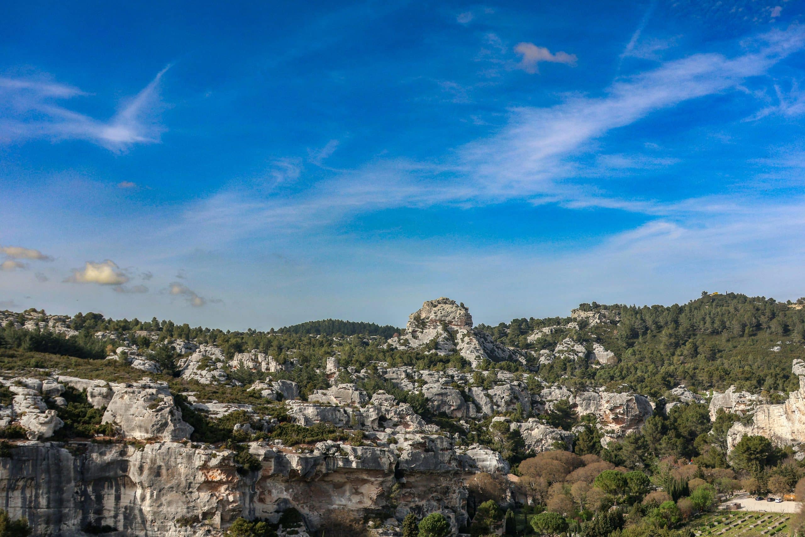 BRIGITTE - Les paysages rocheux de Provence journée visite promenade culturelle - LES VOYAGES FRANJEAU