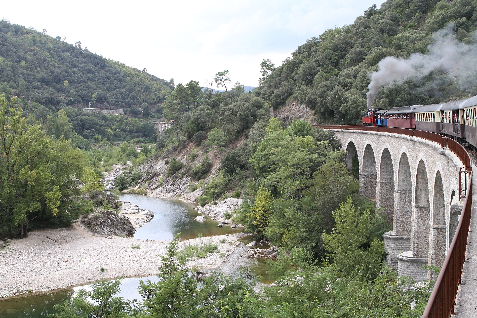 Georges Seguin- Agence de voyage aveyron Franjeau visite et voyage accompagné Train_vapeur_des_Cevennes_20110917_04-WikiCommons