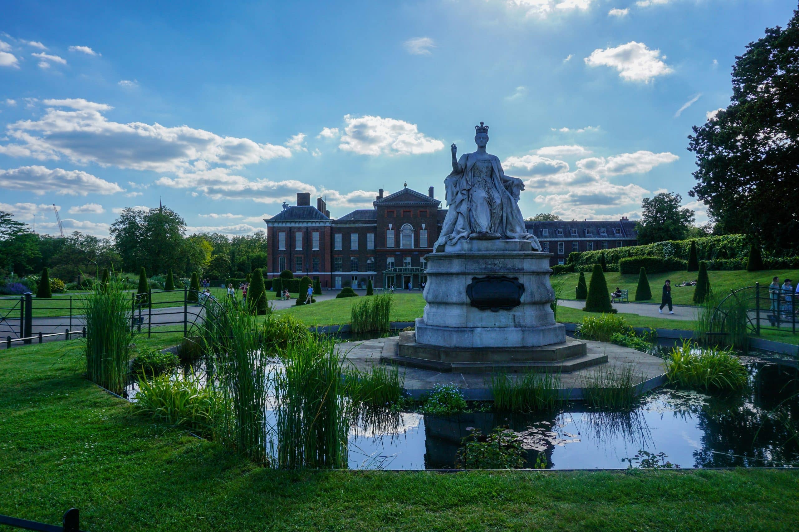cassie-kensington palace londre voyages en groupe franjeau plaisir tourisme-unsplash