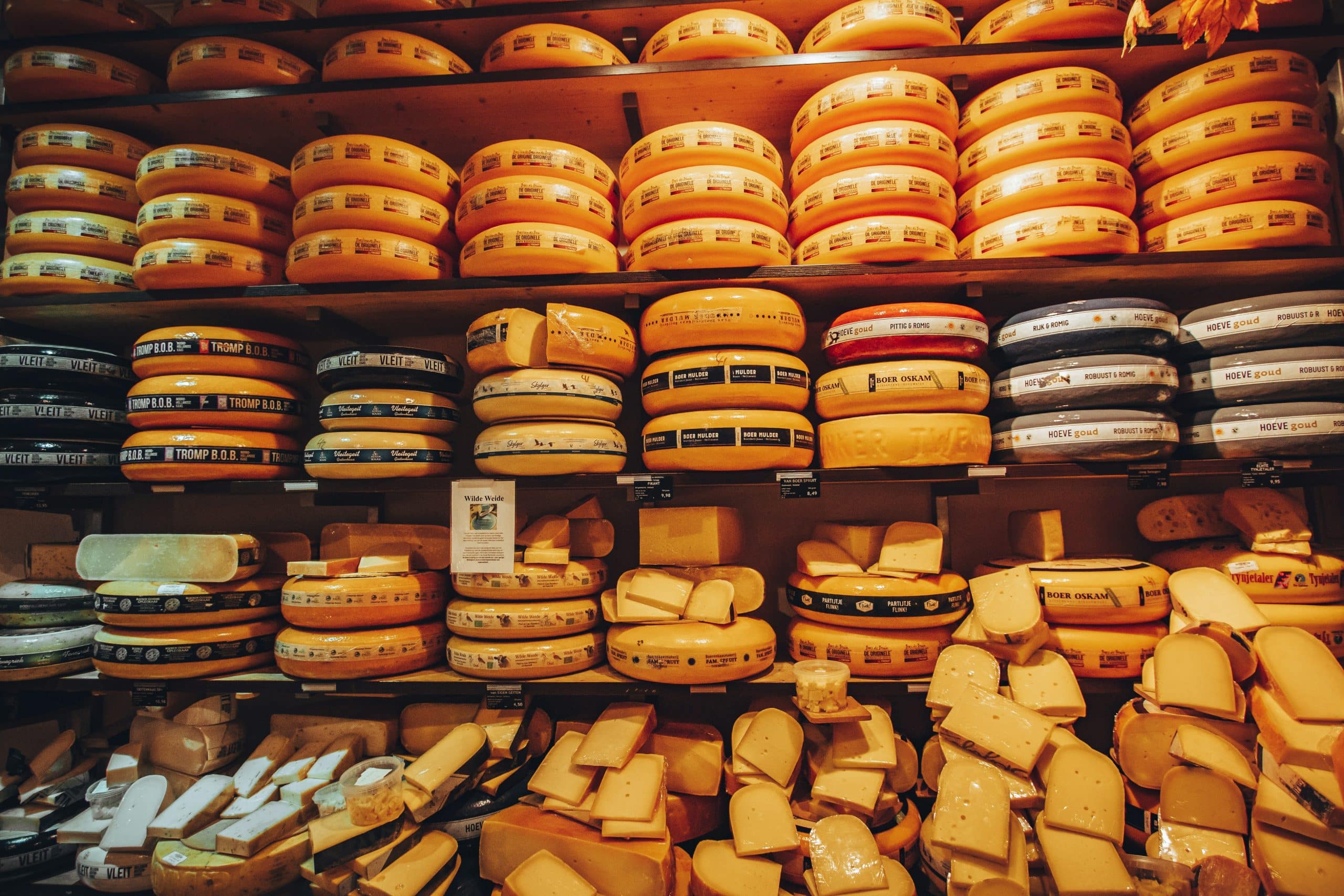 dana-ward-Les fromages de Hollande voyage accompagné sur mesure agence de voyage FRANJEAU-unsplash (1)