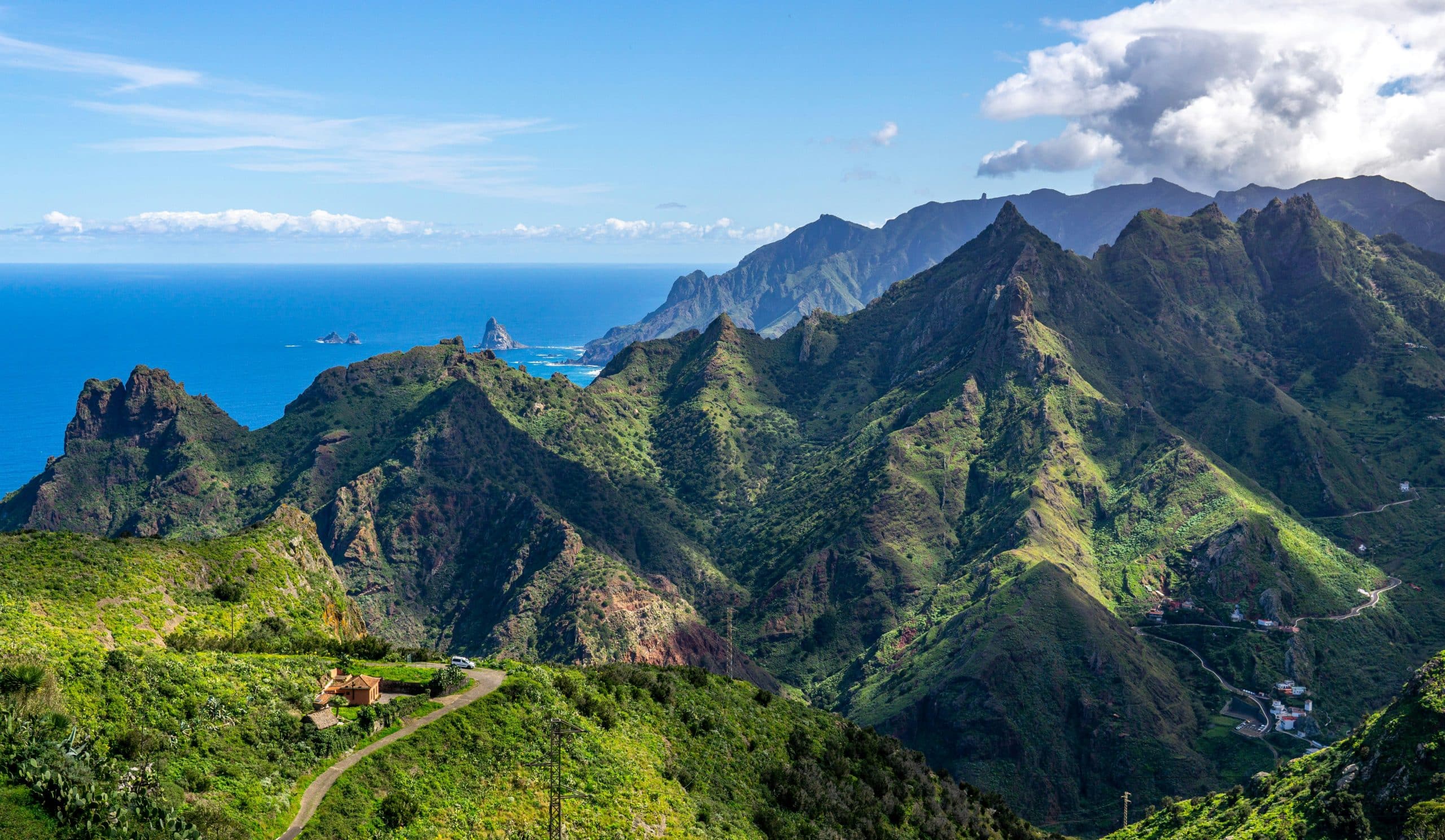 hendrik-cornelissen-TENERIFE montagne et océan voyages découvert agence de voyage Les voyages Franjeau -unsplash