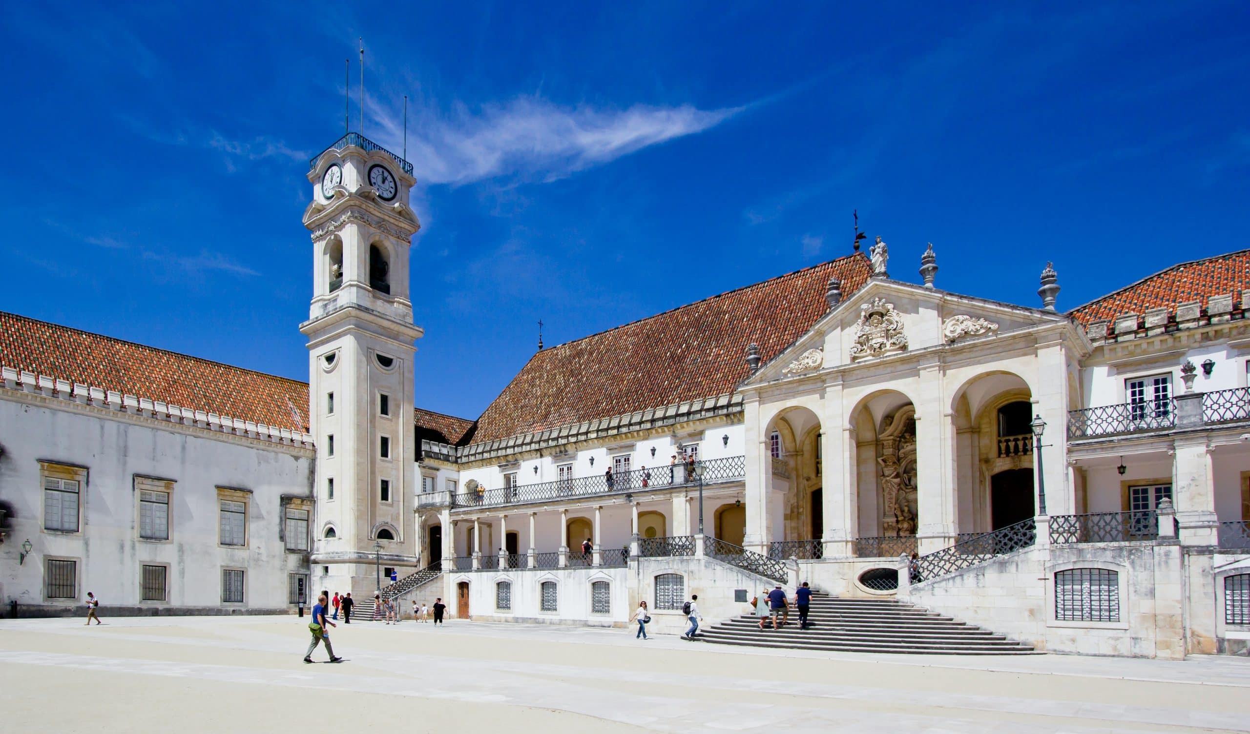 jose-francisco-garcia-COIMBRA VILLE PORTUGAISE VOYAGE PERIPLE Université bibliothèque bel édifice-y3tvS-unsplash