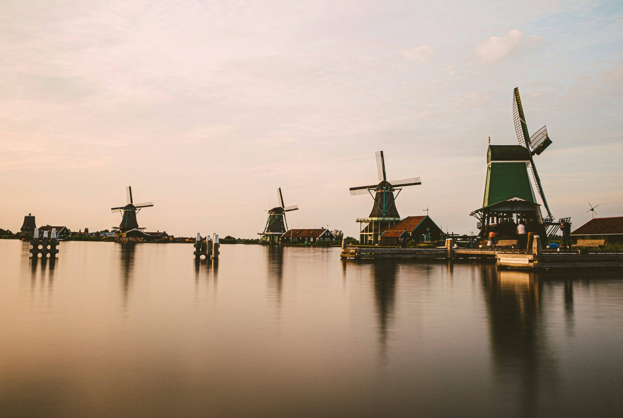 moritz-kindler-Les Moulins des Pays Bas Hollande visite en voyage accompagné au coeur de l_Europe -unsplash