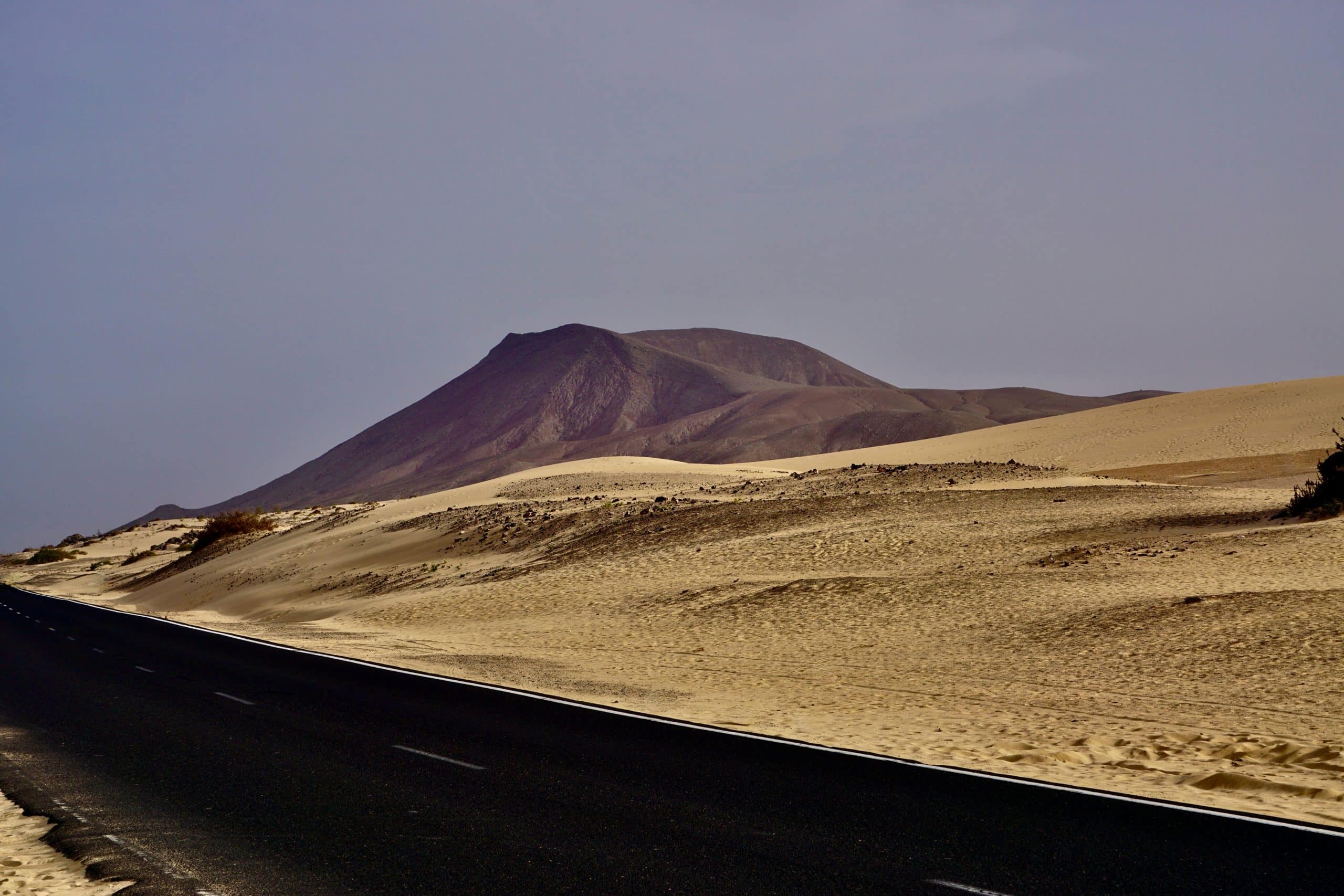 quick-Les paysages desertique des canaries voyages accompagnés FRANJEAU France depuis BARCELONE tourisme -unsplash