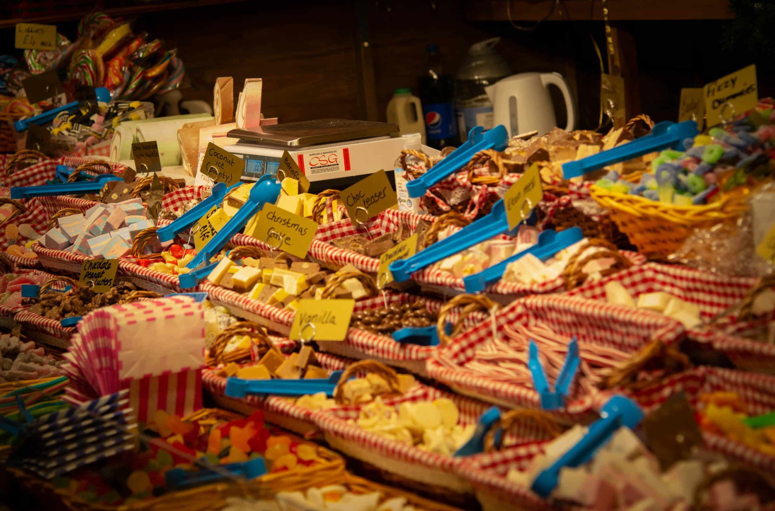 richard-bell- marché de noel animation et cadeaux voyage groupe -unsplash