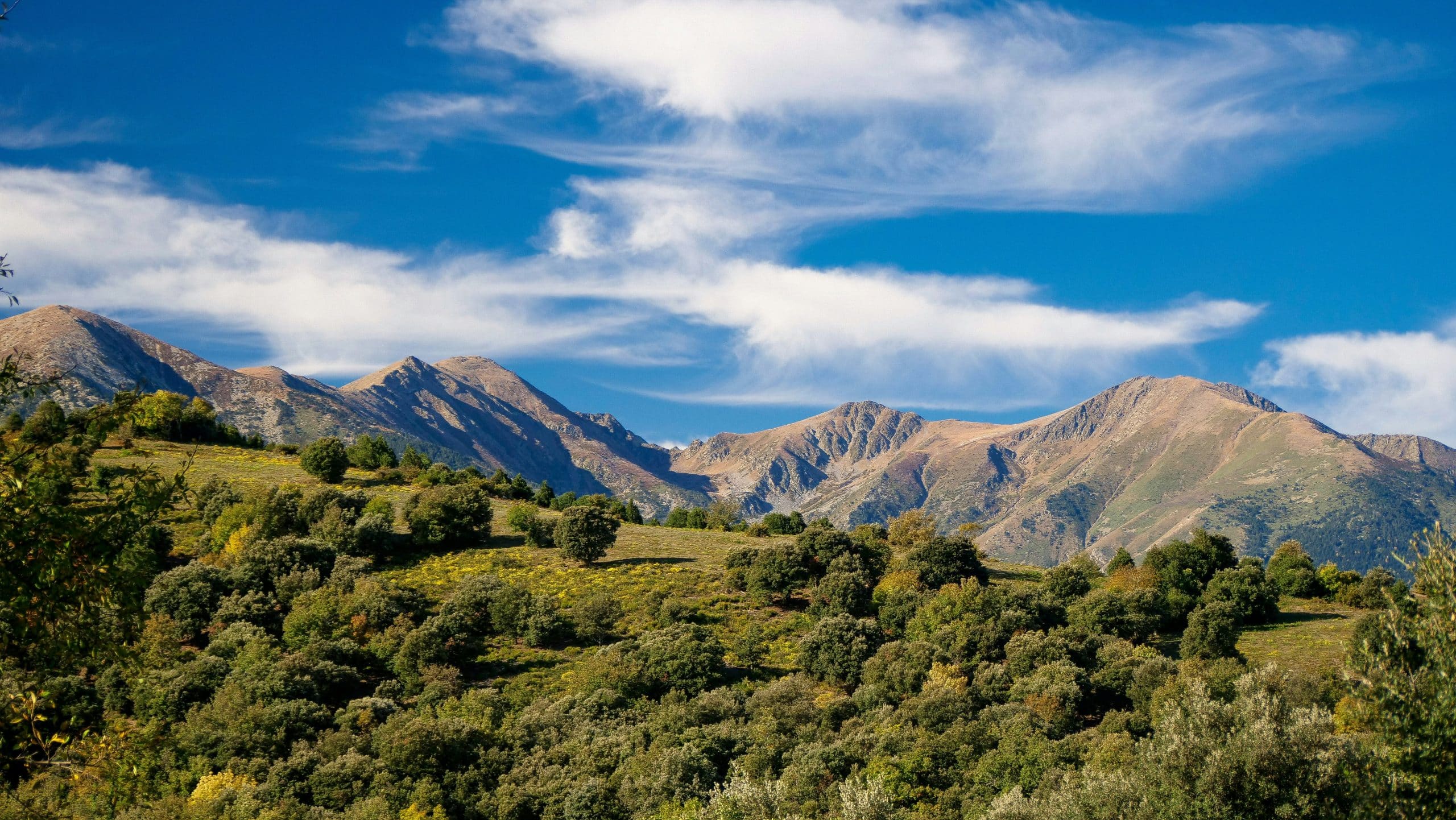 thierry-cleymans-Les Pyrénées montagne découverte tourisme agence de voyages dans l'aveyron -unsplash