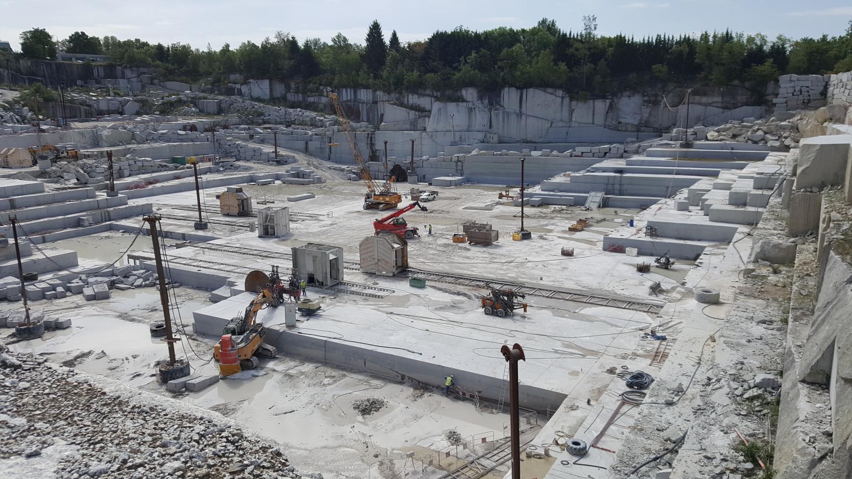 La Carrière du Plo - Visite et découverte en groupe avec une agence de voyage - granit-pierres-sidobre