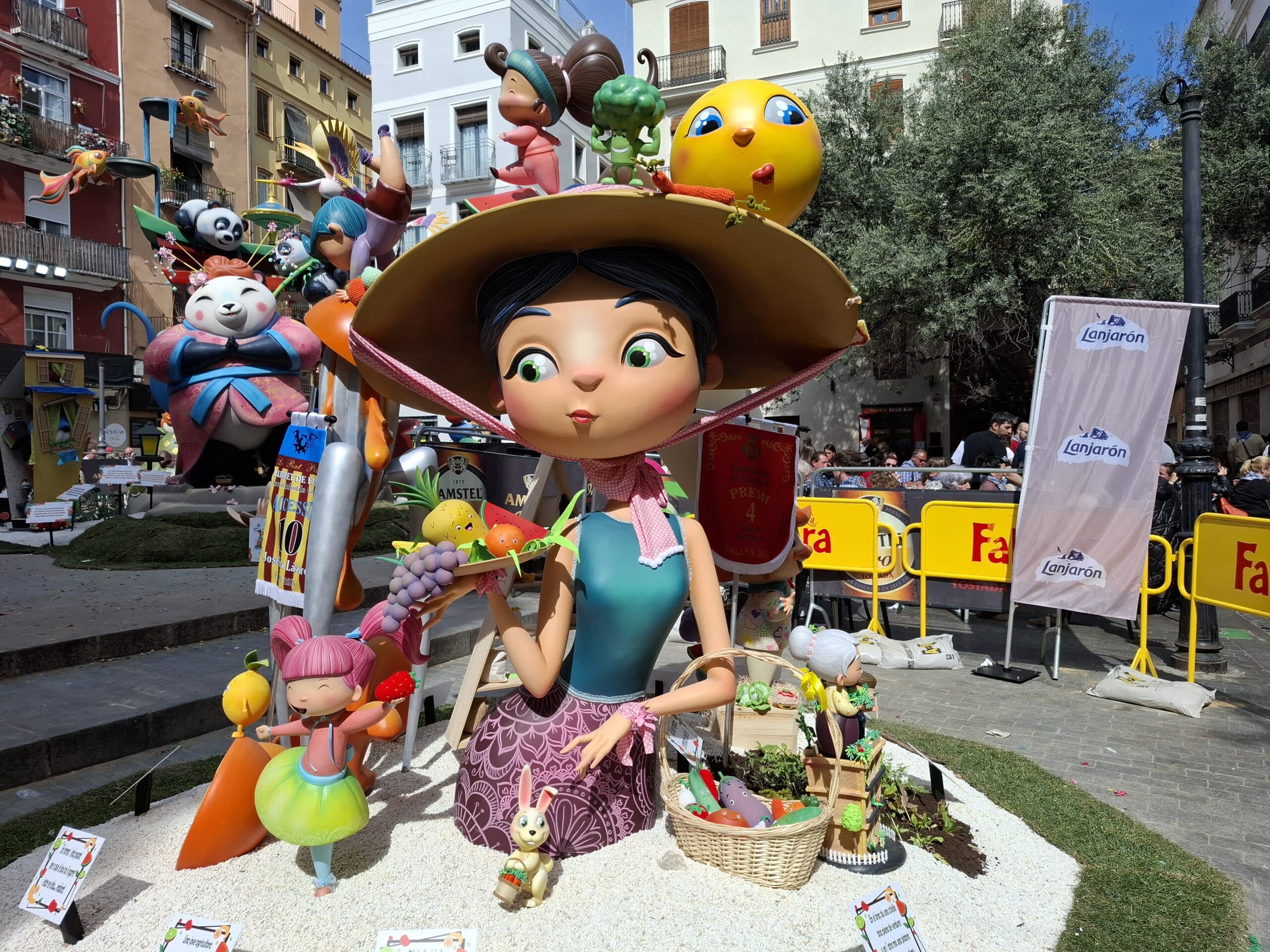 QUINCAY-BRIGITTE- Magnifique sculture de Valence en Espagne périple en bus - LES VOYAGES FRANJEAU