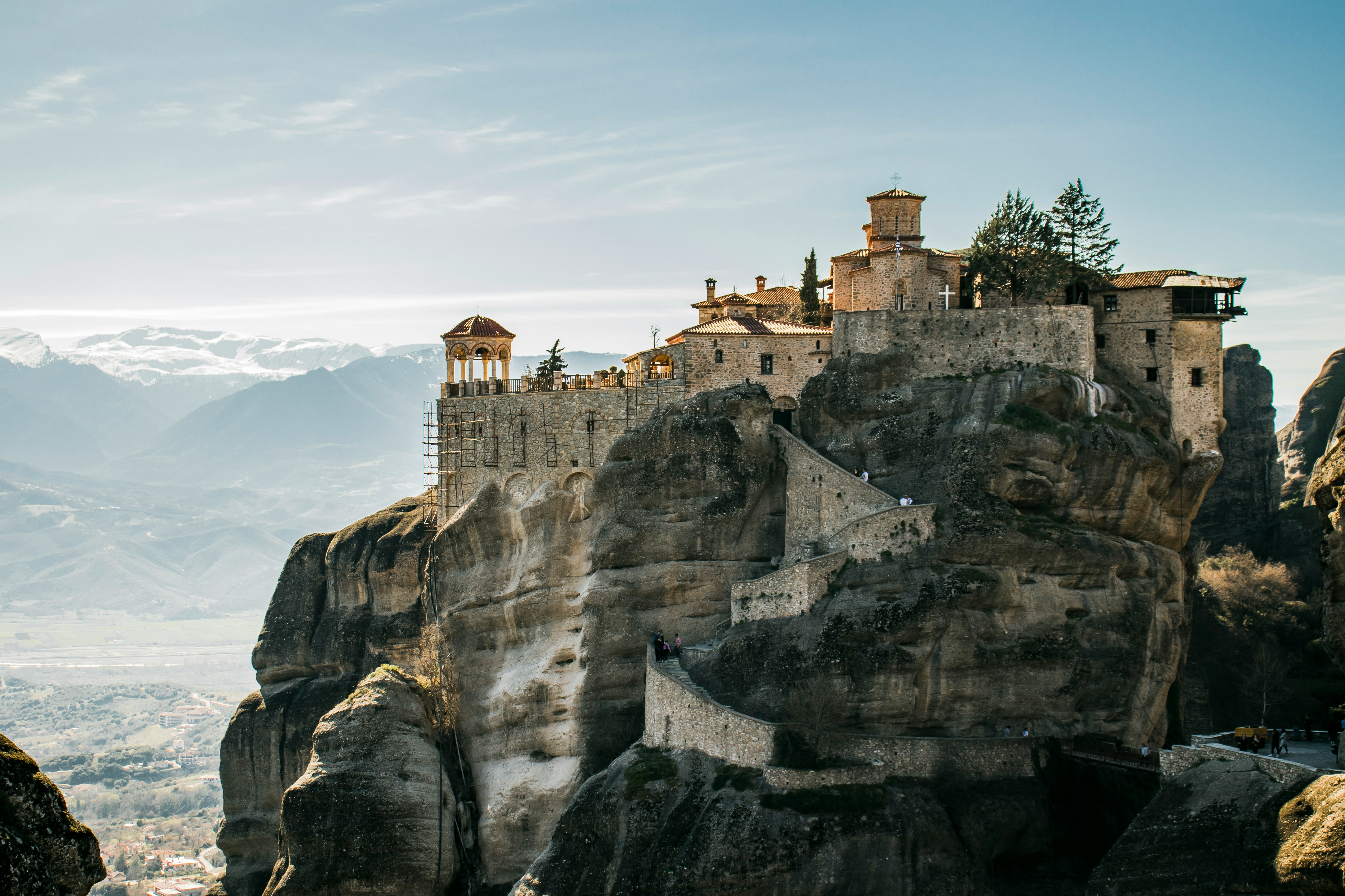george-tasios-La région des météores temple monastère montagne spirituel -unsplash