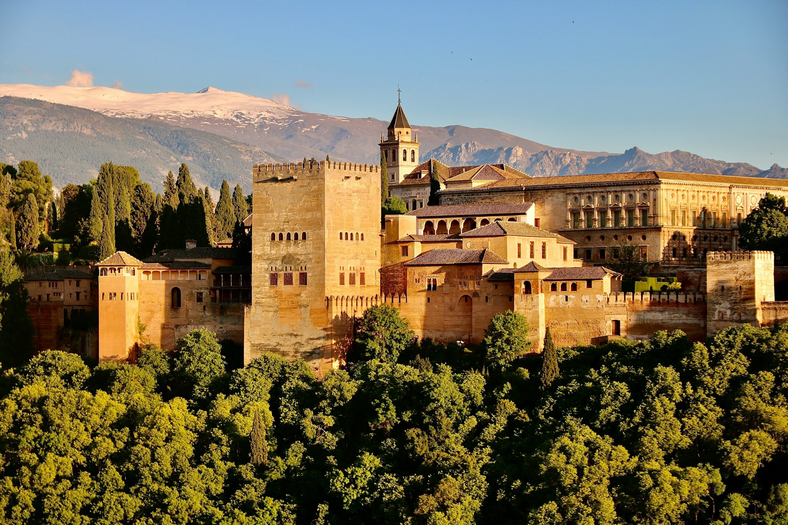 jorge-fernandez-salas- L'Alhambra merceille de l'Al-Andalus avec l'agence les Voyages Franjeau -unsplash
