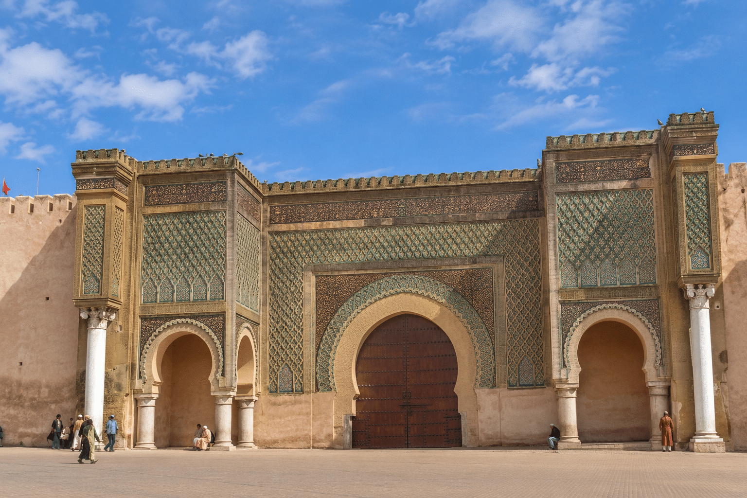 La cité de meknes voyages accompagné depuis l'aveyron pour découvrir le Maroc