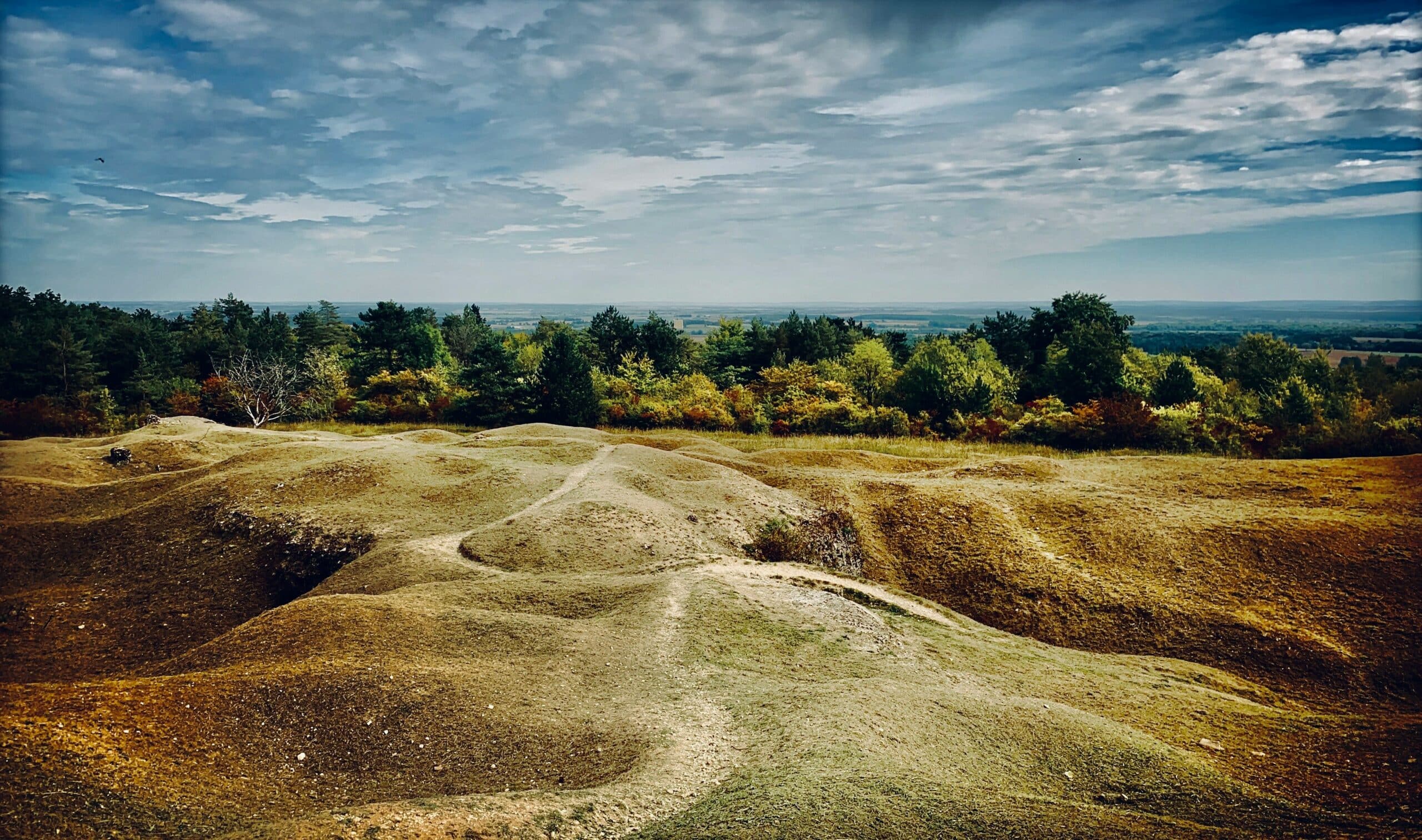 Les paysages des champs de bataille de VERDUN visite guidée en agence de voyage depuis l'aveyron