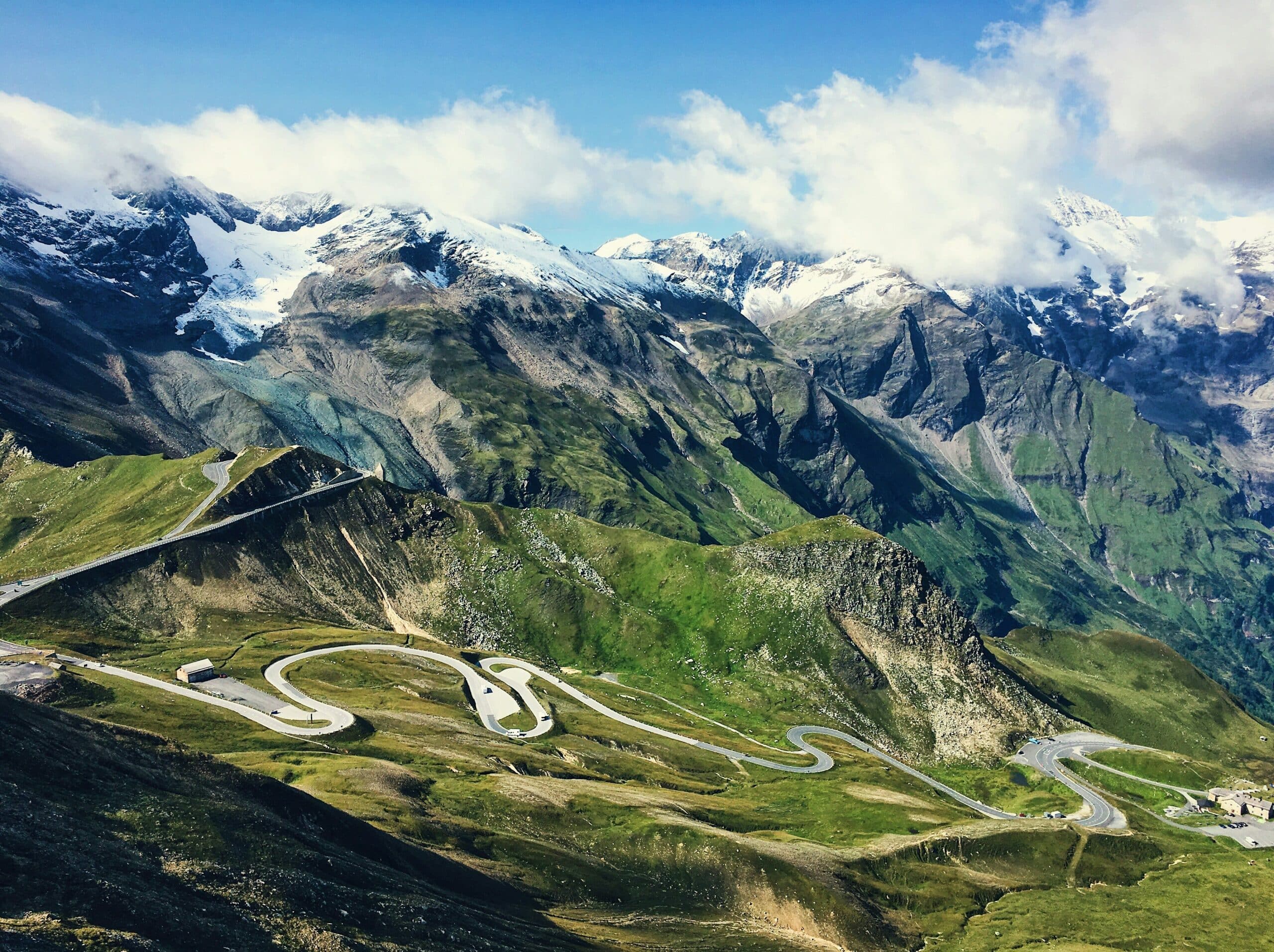 eugene-krasnaok-La magnifique route de GROSSGLOCKNER à faire absolument avec notre agence de voyage -unsplash
