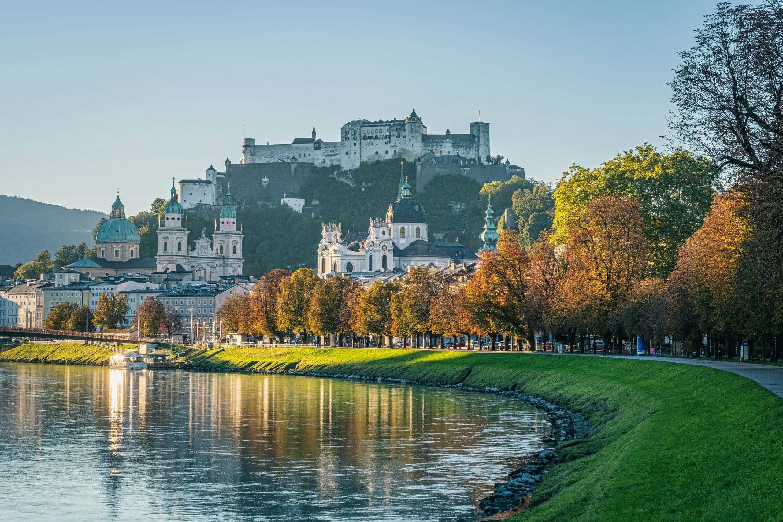free-walking-tour-salzburg Salzbourg ville de mozart histoire et tourisme visites guidée et découverte accompagnée -t8FtvZ6j4_4-unsplash