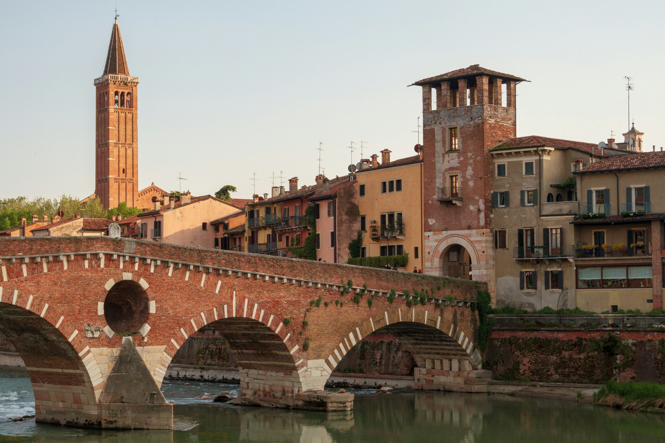 henrique-ferreira-La ville italienne de Verone Verona belle ville italienne du nord -unsplash