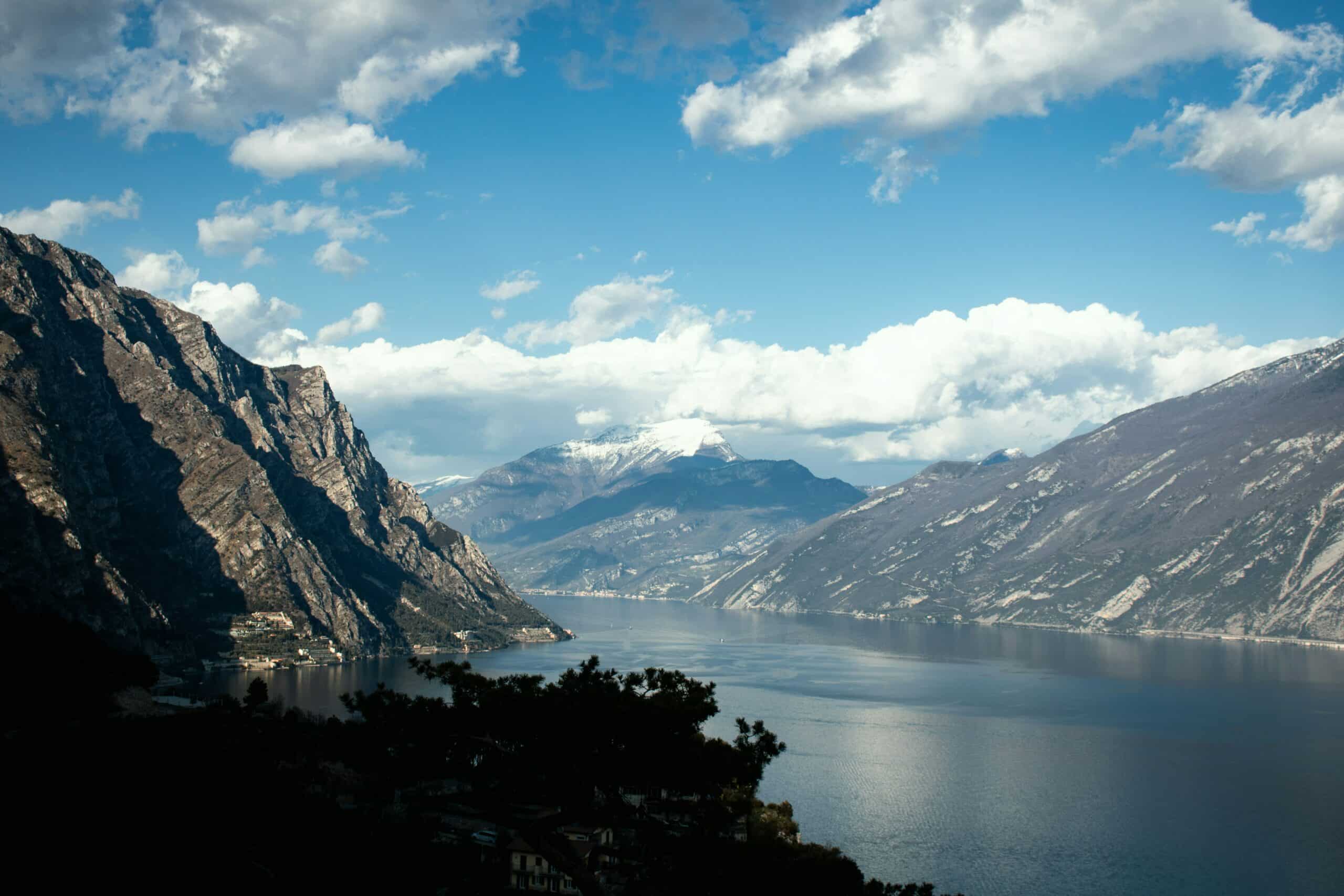 sara-ruffoni-XU-La beauté des lacs italiens découverte et visites guidées-unsplash