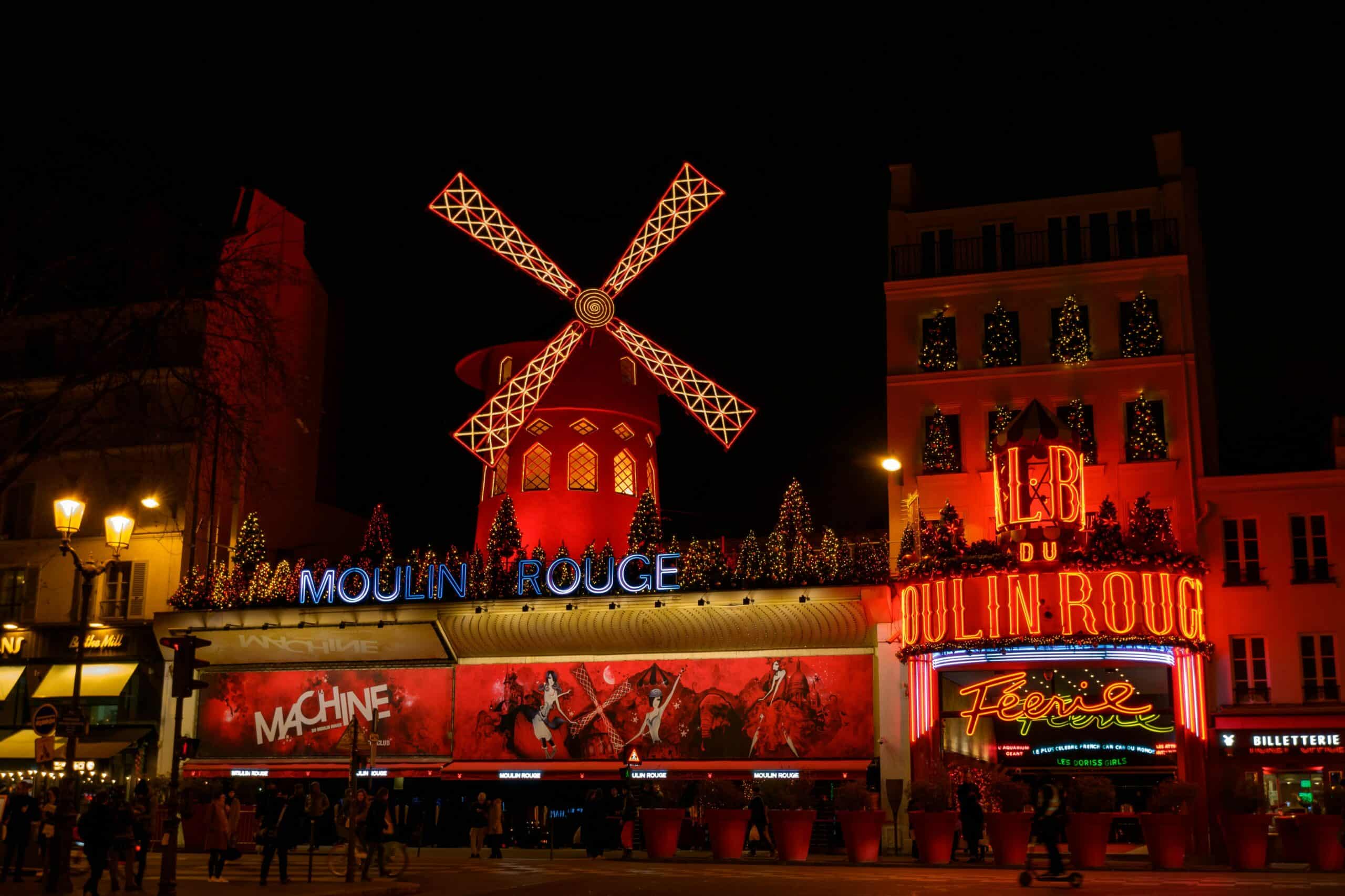 antonio-sessa-Le moulin rouge soirée spectacles tout inclus au départ de Millau, Saint Affrique, Montpellier Agdes -unsplash