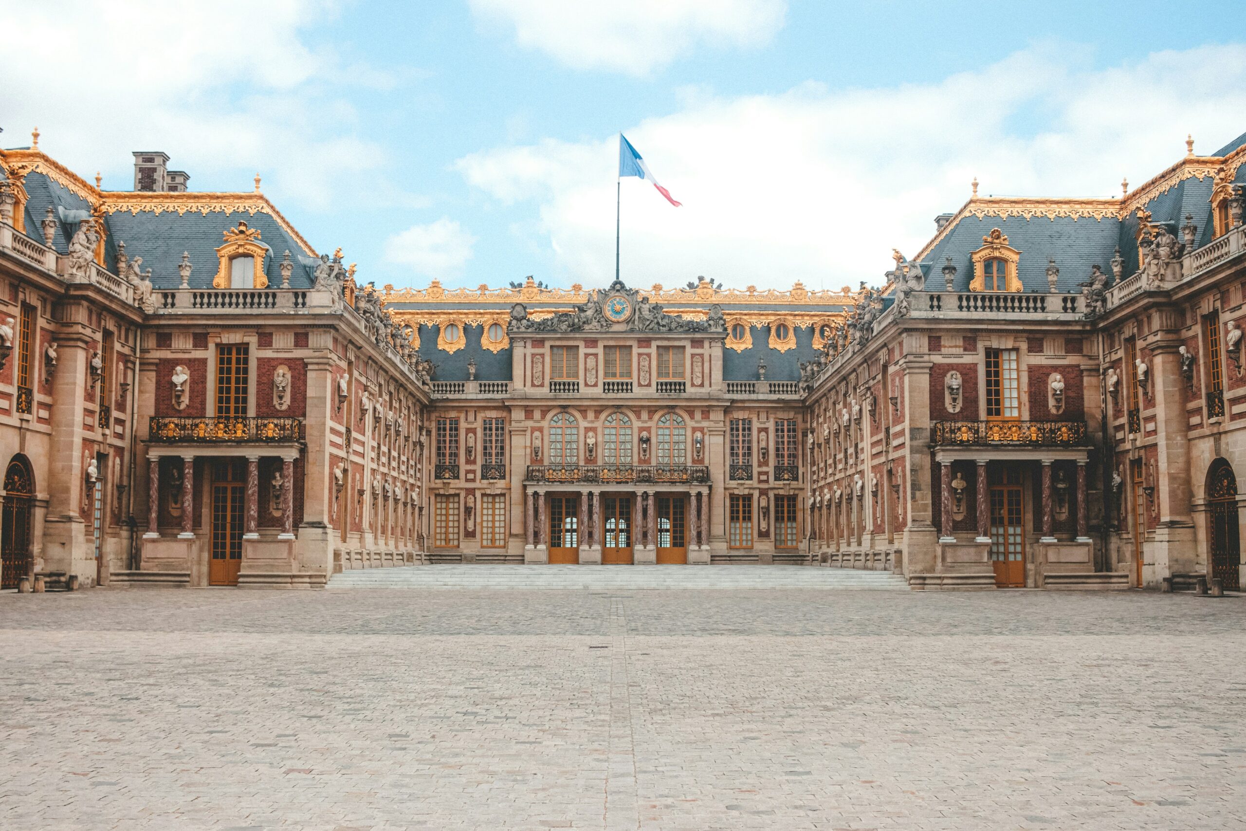 mathias-reding-Le Chateau de Versailles visite guidée et accompagné depuis l'Aveyron, le Tarn et L'hérault -unsplash