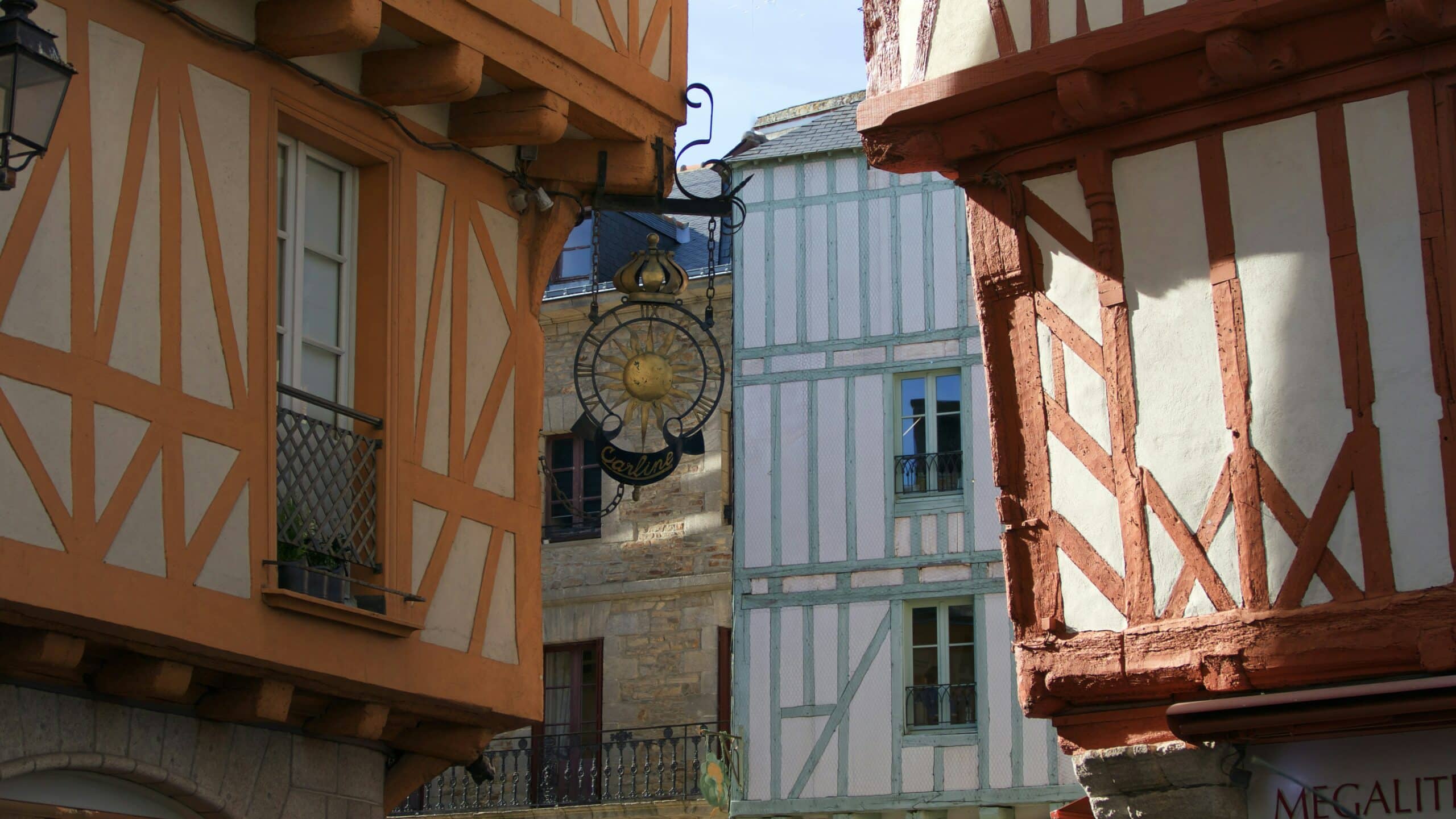 pascal-bernardon-La ville de Vannes visite guidée en groupe accompagné au en agence de voyage tourisme -unsplash