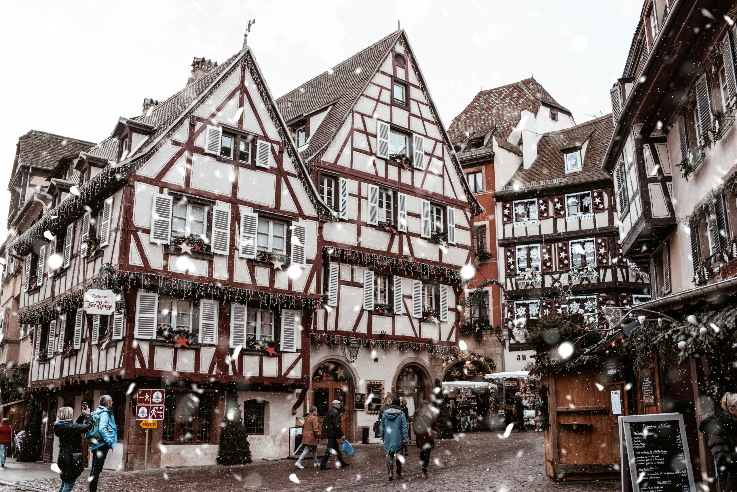 sinziana-susa-COLMAR visite et marché de noel au départ du sud de la France agence de voyage -unsplash